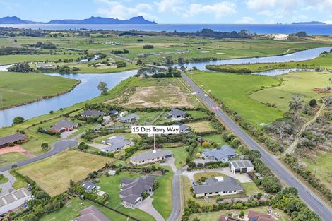 Photo of property in 15 Des Terry Way, Waipu, 0510