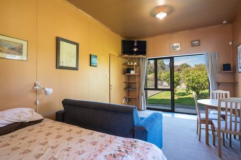 Photo of property in 2 Worlds End Road, Tennyson Inlet, 7195