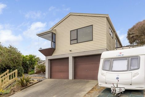 Photo of property in 15 Pine Ridge Terrace, Waikanae Beach, Waikanae, 5036