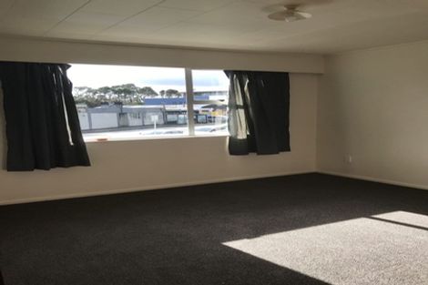 Photo of property in 4/210 Newlands Road, Newlands, Wellington, 6037