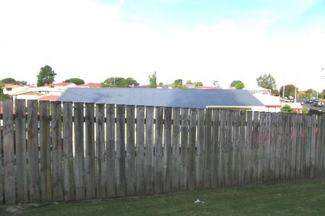 Photo of property in 72 Parrs Cross Road, Henderson, Auckland, 0612