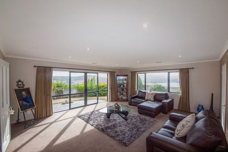 Photo of property in 61 Erlestoke Crescent, Churton Park, Wellington, 6037