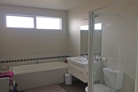 Photo of property in 9 Marbleleaf Lane, Albert Town, Wanaka, 9305