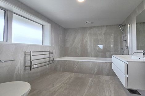 Photo of property in 16 Reiman Street, New Lynn, Auckland, 0600