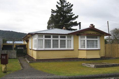 Photo of property in 32 Ranfurly Street, Runanga, 7803