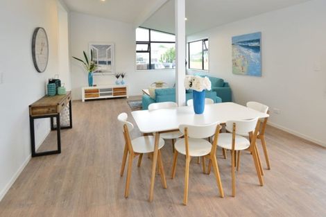 Photo of property in 33a Doment Crescent, Orewa, 0931