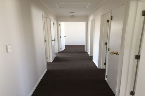 Photo of property in 8b Ascot Avenue, Henderson, Auckland, 0610