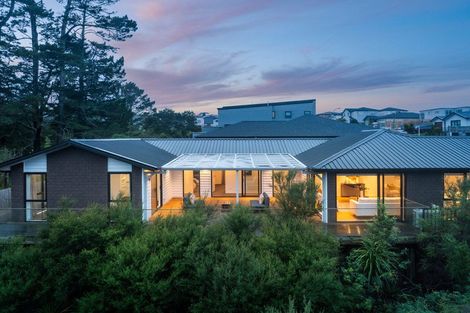 Photo of property in 7 Kaimai Avenue, Massey, Auckland, 0614