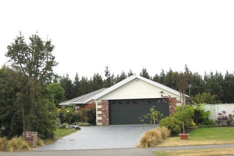 Photo of property in 35 Forest Drive, Parklands, Christchurch, 8083
