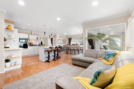 Photo of property in 8 Parkhaven Drive, Rosehill, Papakura, 2113