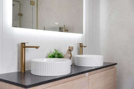 Photo of property in 7 Pihoihoi Close, Waikanae, 5036