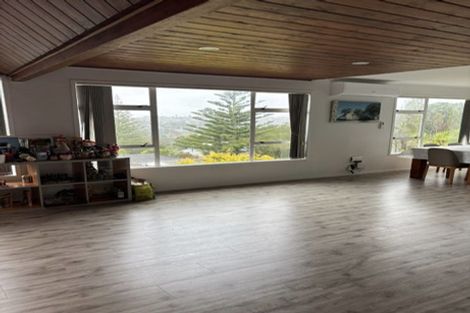 Photo of property in 15 Noeleen Street, Glenfield, Auckland, 0629