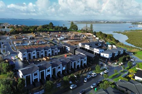 Photo of property in 4b Scott Road, Stanmore Bay, Whangaparaoa, 0932