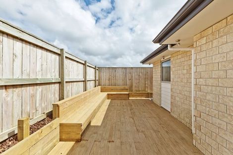 Photo of property in 1 Fruitlands Road, Kumeu, 0810