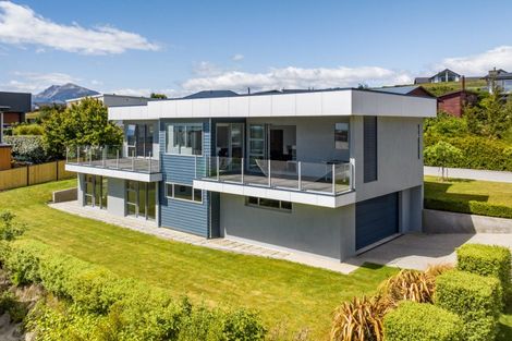 Photo of property in 5 Bovett Place, Wanaka, 9305