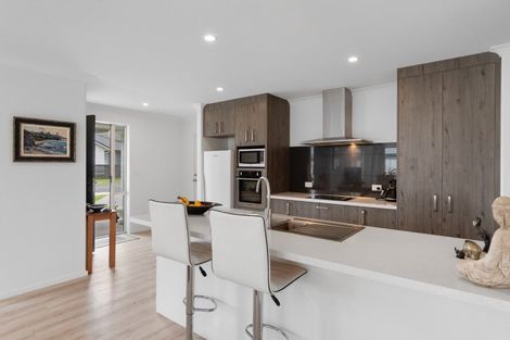 Photo of property in 79 Bert Wall Drive, Omokoroa, 3114