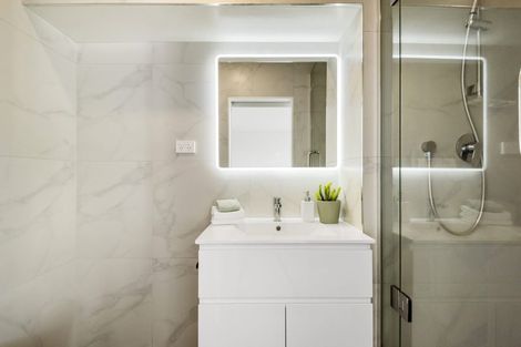 Photo of property in 14 Mcfetridge Place, Hillcrest, Auckland, 0627