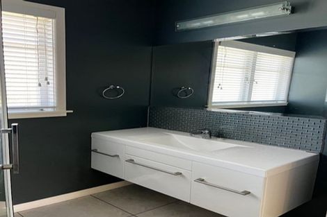 Photo of property in 1 Logan Avenue, Marewa, Napier, 4110