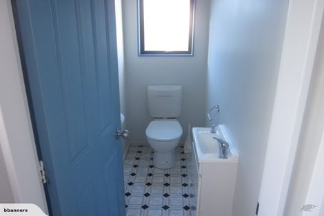 Photo of property in 30a Bowes Crescent, Strathmore Park, Wellington, 6022