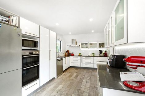 Photo of property in 6 Duval Grove, Tawa, Wellington, 5028