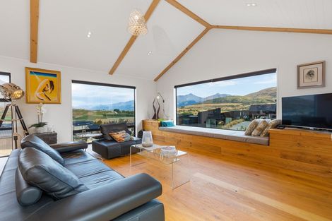 Photo of property in 21 Falconer Rise, Jacks Point, Queenstown, 9371