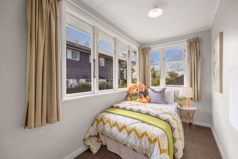 Photo of property in 4 Exmouth Road, Northcote, Auckland, 0627