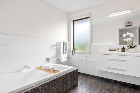 Photo of property in 218a Riverlaw Terrace, Saint Martins, Christchurch, 8022