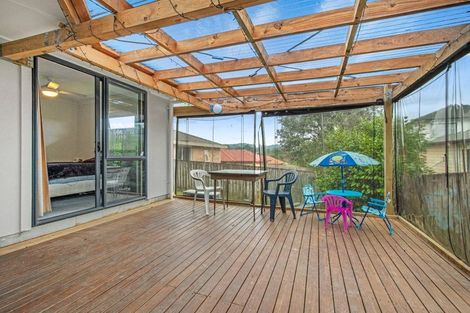 Photo of property in 21 View Ridge Drive, Ranui, Auckland, 0612