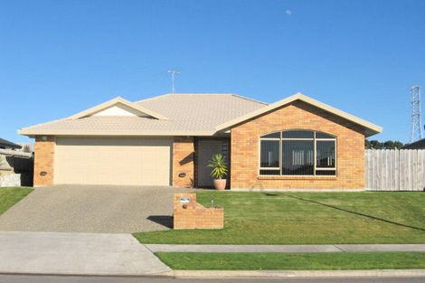 Photo of property in 19 Norm Pellow Drive, Manurewa, Auckland, 2105