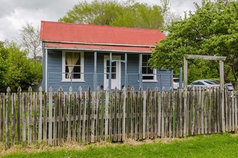 Photo of property in 36 Newman Road, Eketahuna, 4900