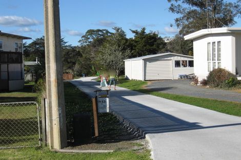 Photo of property in 13 Haruru Falls Road, Haruru, 0204