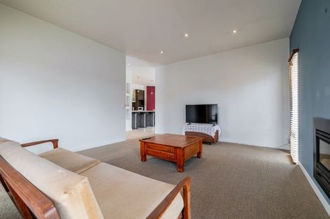 Photo of property in 14 Stewart Crescent, Hokowhitu, Palmerston North, 4410