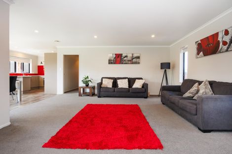Photo of property in 43 Geneva Terrace, Kelvin Grove, Palmerston North, 4414