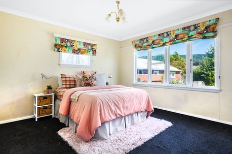 Photo of property in 16 Peel Place, Wainuiomata, Lower Hutt, 5014