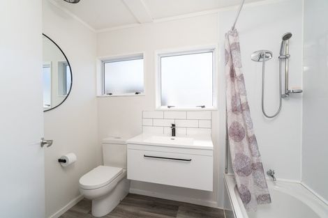 Photo of property in 108 Tamatea Road, Taupo, 3330