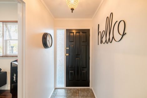 Photo of property in 48 Eastglen Road, Glen Eden, Auckland, 0602