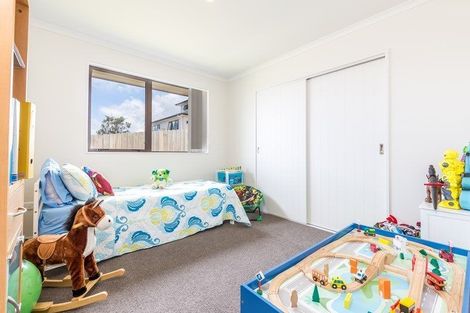 Photo of property in 9 Alloway Street, Westgate, Auckland, 0614