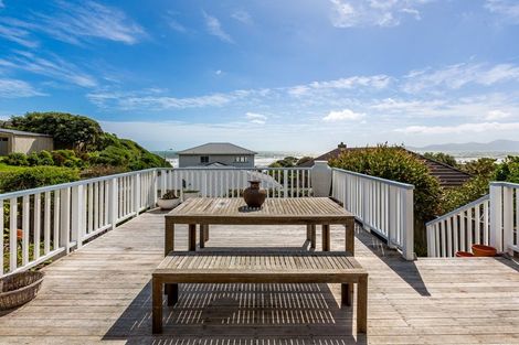 Photo of property in 3 Sand Track, Paekakariki, 5034