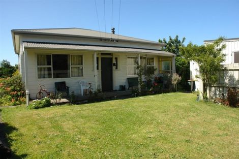 Photo of property in 11 Lincoln Street, Patea, 4520