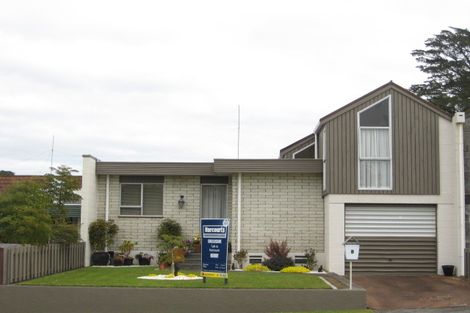 Photo of property in 1 La Salle Drive, Westown, New Plymouth, 4310