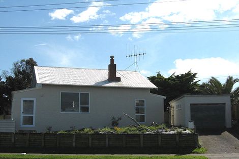 Photo of property in 20 Bryce Street, Castlecliff, Whanganui, 4501