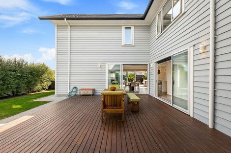 Photo of property in 17 Walter Ruddock Avenue, Kumeu, 0810