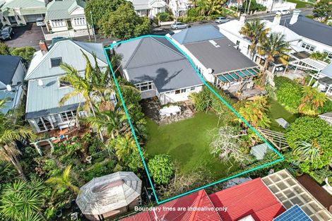 Photo of property in 17 Anne Street, Devonport, Auckland, 0624