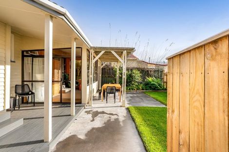 Photo of property in 42 Gaine Street, New Plymouth, 4310