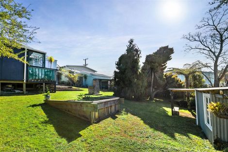 Photo of property in 11 Waikaukau Road, Glen Eden, Auckland, 0602