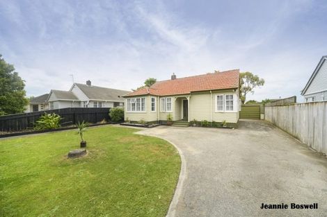 Photo of property in 654 Featherston Street, Roslyn, Palmerston North, 4414