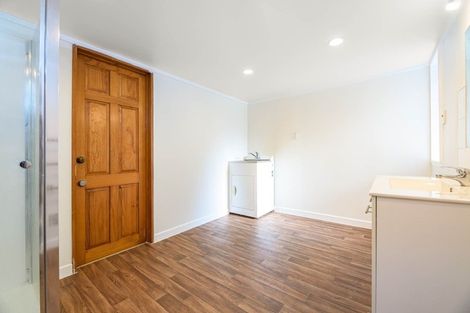 Photo of property in 36 Woodside Road, Massey, Auckland, 0614