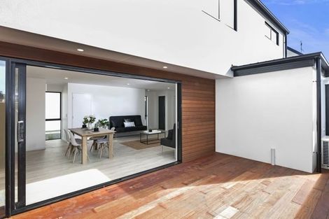 Photo of property in 2/196 Peterborough Street, Christchurch Central, Christchurch, 8013