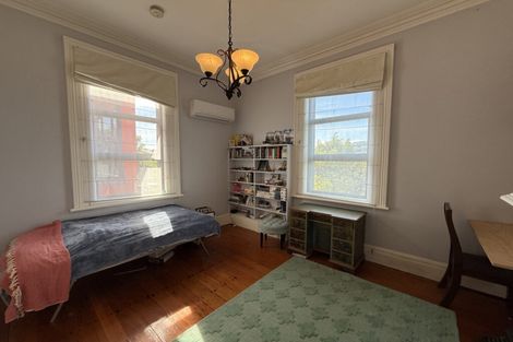 Photo of property in 16 Ascog Road, Ravensbourne, Dunedin, 9022