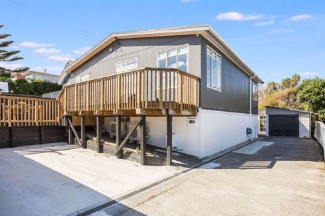 Photo of property in 6 Herewini Street, Titahi Bay, Porirua, 5022